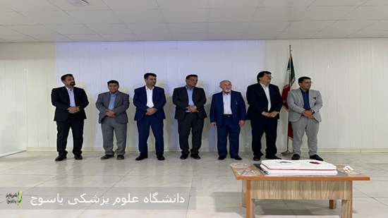 تجلیل-رئیس-بانک-رفاه-شهرستان-کهگیلویه-از-متولیان-حوزه-سلامت-شهرستان-در-آئین-تجلیل-روز-پزشک-و-داروساز