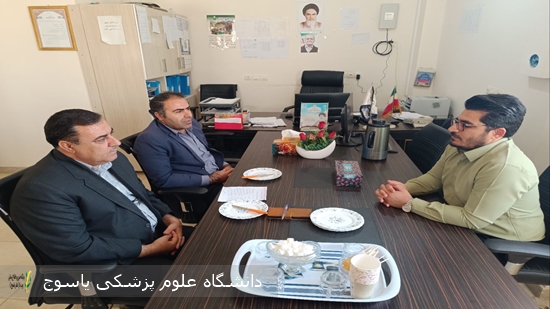 جلسه-هم-اندیشی-سرپرست-شبکه-بهداشت-و-درمان-بهمئی-با-ریس-بیمه-سلامت-شهرستان