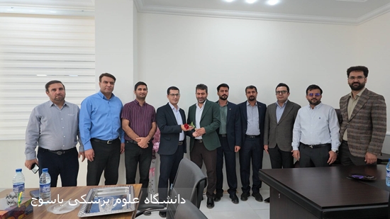 تجلیل مدیر شبکه بهداشت و درمان شهرستان کهگیلویه از پزشکان بیمارستان امام خمینی(ره) دهدشت