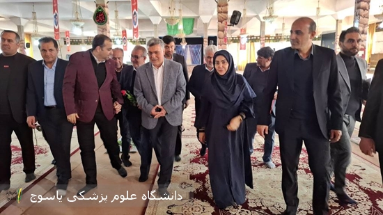 ادای-احترام-وزیر-بهداشت،-درمان-و-آموزش-پزشکی-به-مقام-شامخ-شهدا-در-یاسوج