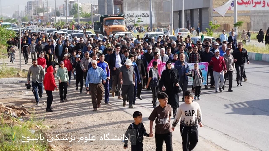--همایش‌-پیاده‌روی-خانوادگی-به-مناسبت-هفته-سلامت-برگزار-شد-
