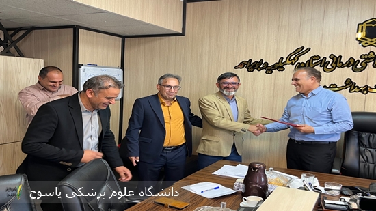 تجلیل-معاون-بهداشت-دانشگاه-علوم-پزشکی-از-مسوول-روابط-عمومی-مرکز-بهداشت-استان-بمناسبت-روز-ملی-روابط-عمومی-