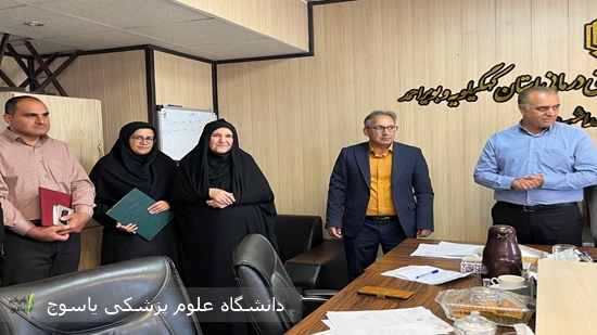 از-تعدادی-پرسنل-مرکز-بهداشت-استان-که-به-تازگی-صاحب-فرزند-شده-اند-در-راستای-قانون-جوانی-جمعیت-تجلیل-شد-