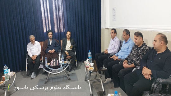 دیدار-مدیر-و-پرسنل-شبکه-بهداشت-و-درمان-لنده-با-امام-جمعه-شهرستان-به-مناسبت-هفته-سلامت