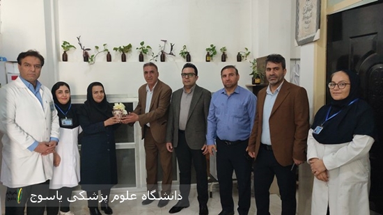 حضور-سرپرست-بیمارستان-دهدشت-و-رئیس-سازمان-نظام-پزشکی-در-بخش‌های-درمانی-و-تجلیل-از-پرستاران