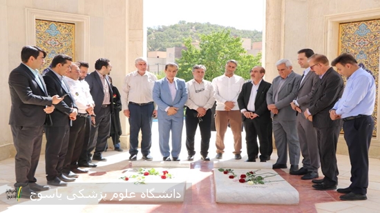 غبارروبی-و-عطرافشانی-مزار-شهدای-گمنام-دانشگاه-در-پردیس-آموزشی-شهید-زارعی