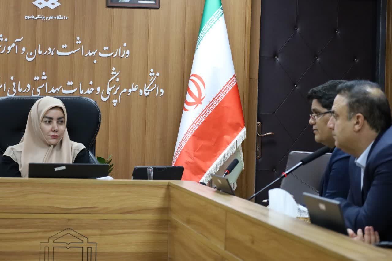 دیدار سرپرست دانشگاه علوم پزشکی یاسوج با معاون بانک صادرات