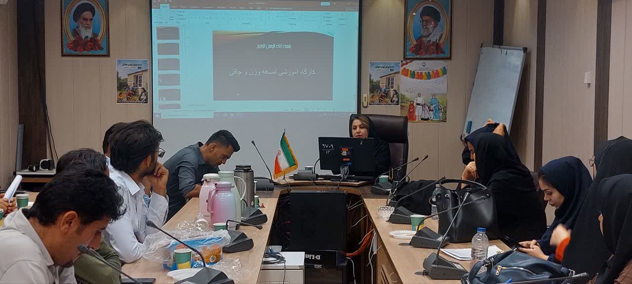 برگزاری جلسه آموزشی پیشگیری و کنترل اضافه وزن و چاقی و نقش آن در کنترل بیماری های غیرواگیر در شبکه بهداشت و درمان لنده + تصاویر 