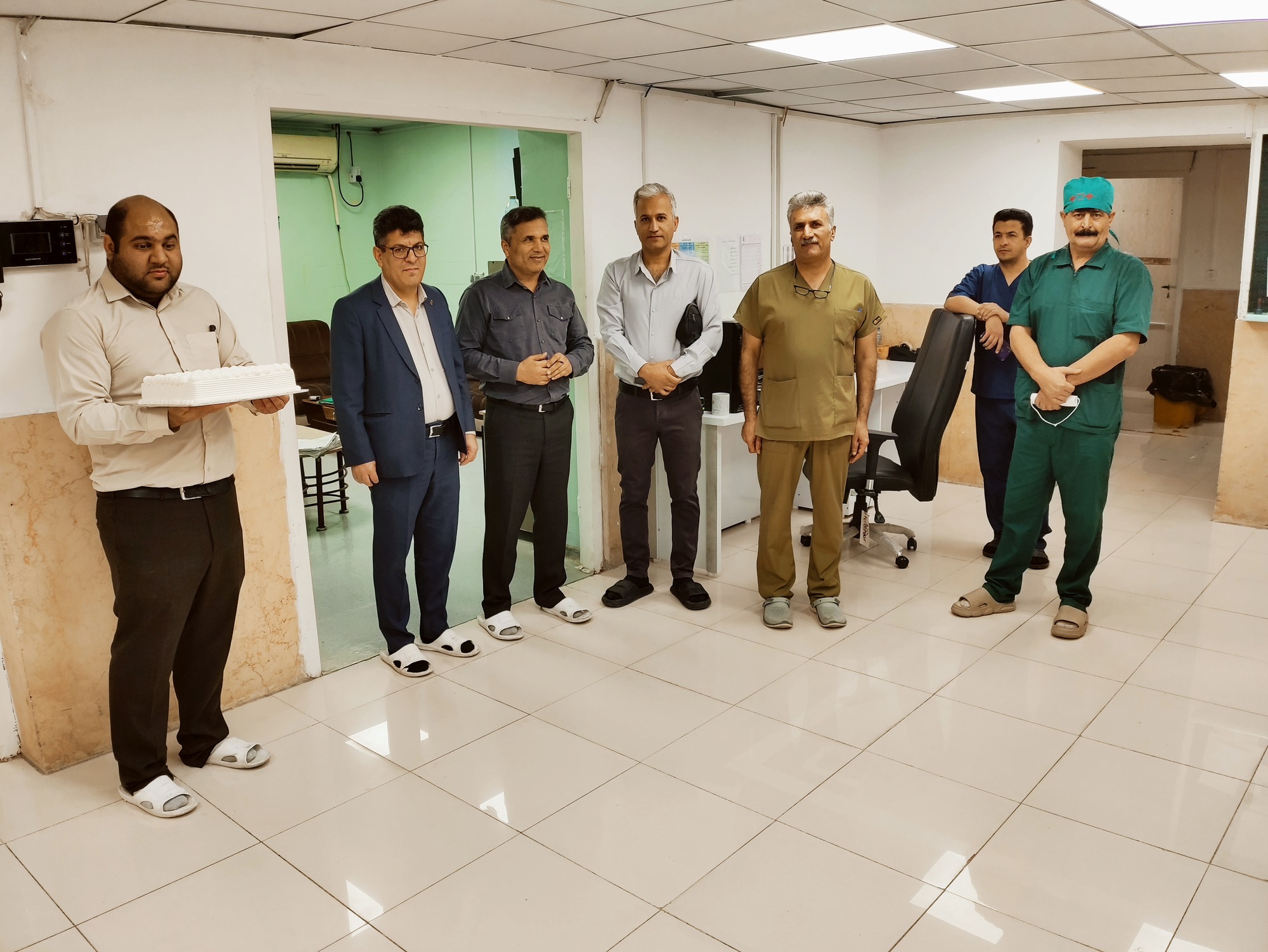 حضور رئیس بانک رفاه شعبه گچساران در بیمارستان شهید رجایی گچساران به مناسبت روز پزشک
