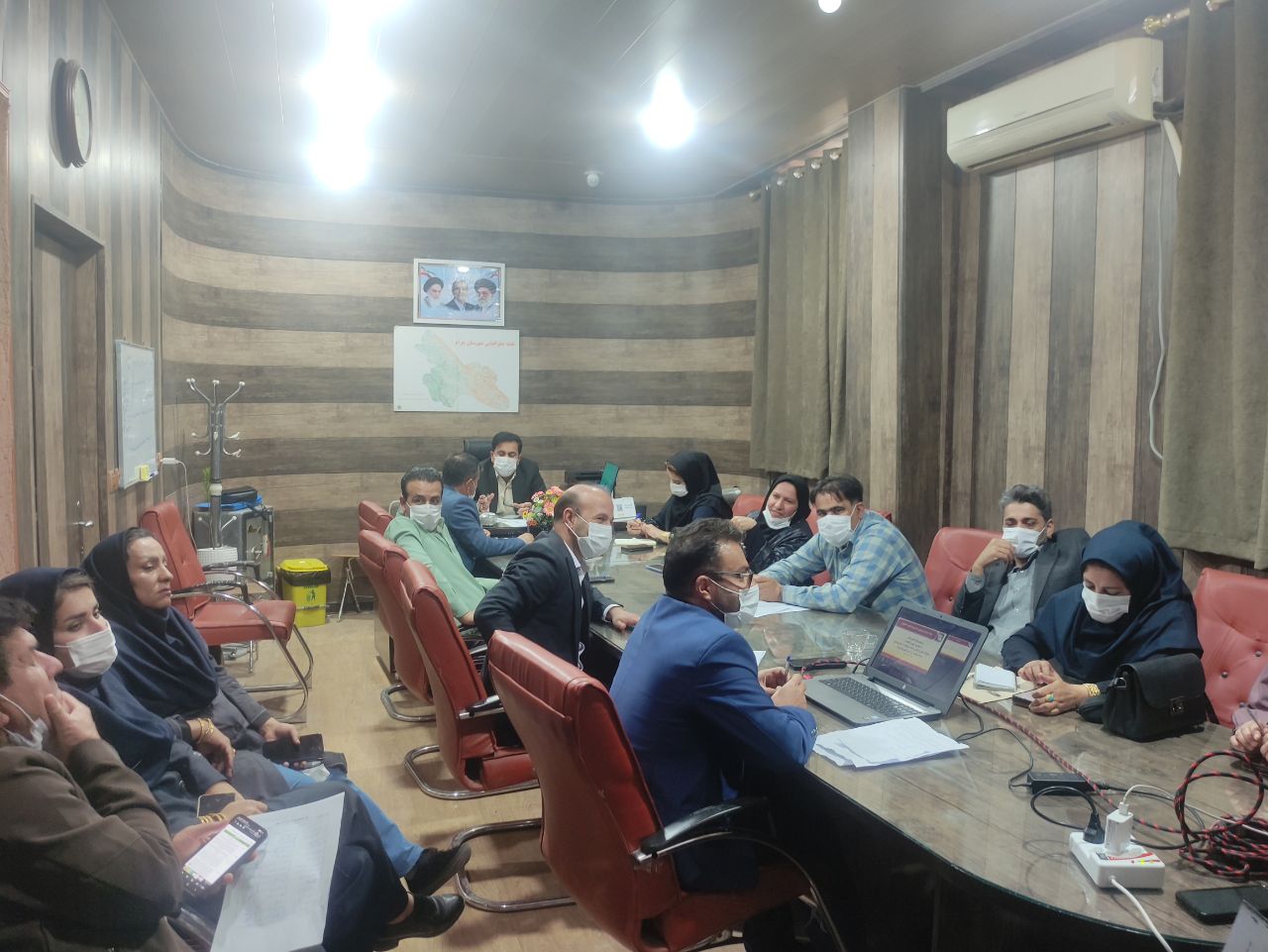  برگزاری سومین کمیته شهرستانی بیماریهای حاد تنفسی (اولویت بیماری آنفلو آنزا )در شهرستان چرام