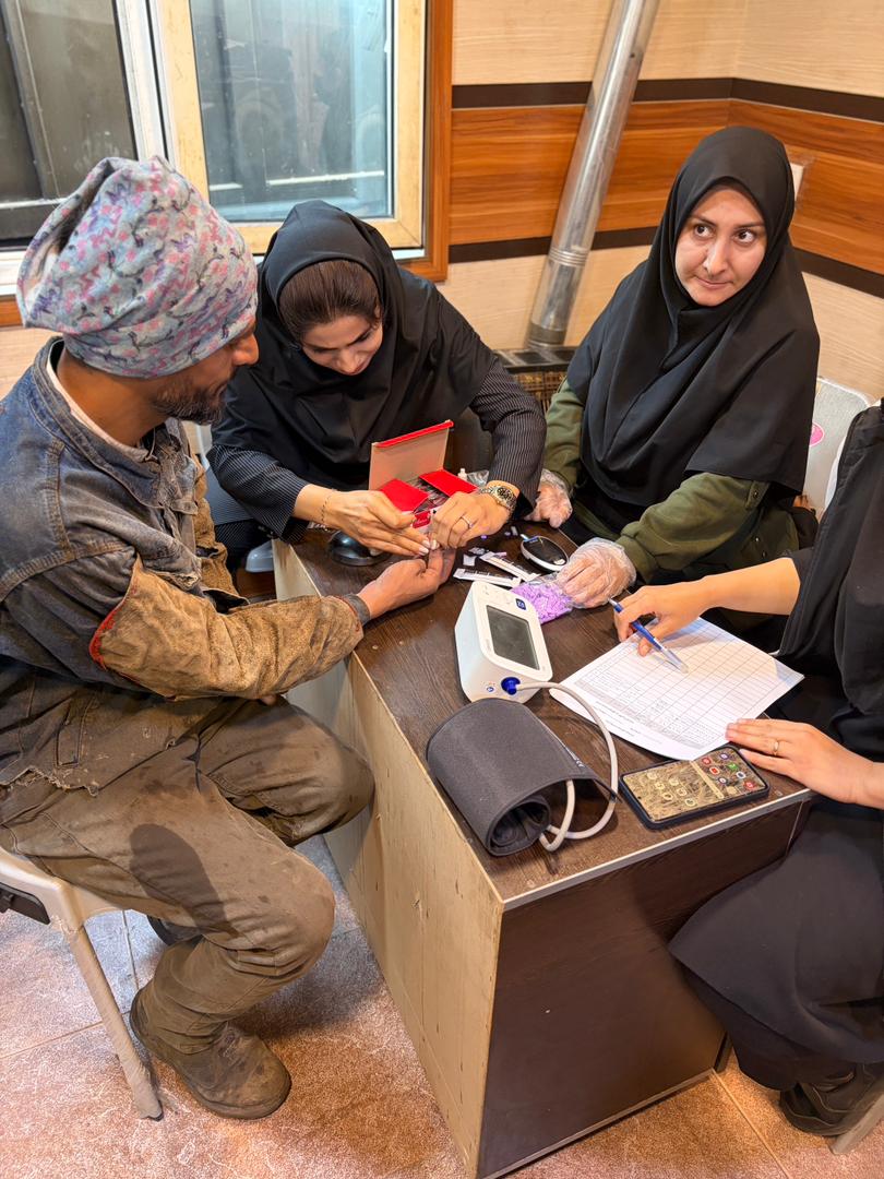 ارائه خدمات بهداشتی توسط همکاران مرکز شهید صدوقی به مجتمع تولیدی و صنعتی مقاوم سازان خلیج فارس 