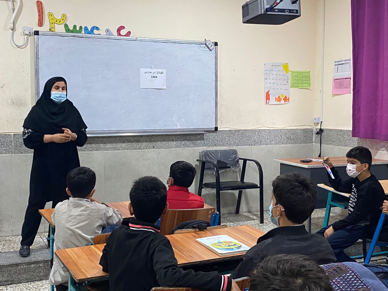 بازدید میدانی و آموزش در مدارس لنده توسط کارشناسان بهداشت لنده + تصاویر