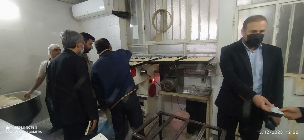 مانورتشدید نظارت برصنوف نانوایی ها و شیرینی فروشی ها در گچساران در راستای اجرای پویش ملی ترویج تغذیه سالم برگزار شد. 