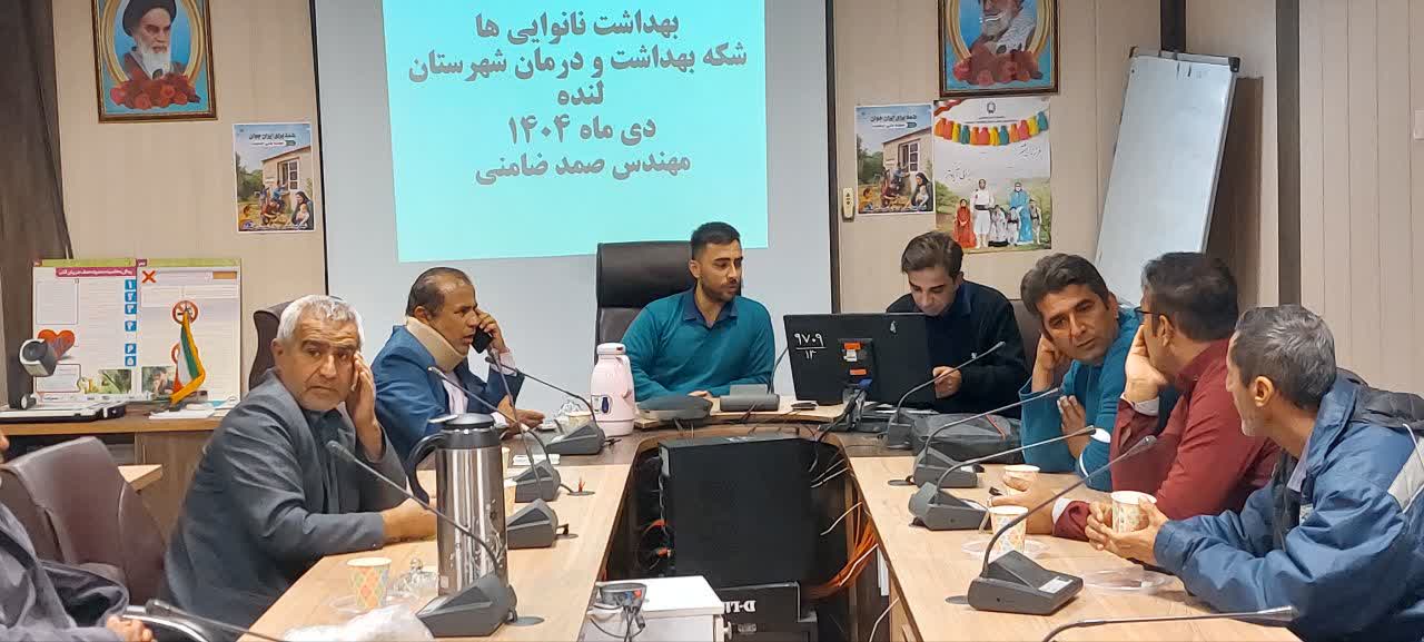 جلسه آموزشی آشنایی با آیین نامه ها و دستورالعملهای بهداشتی برای نانوایان در لنده + تصاویر 