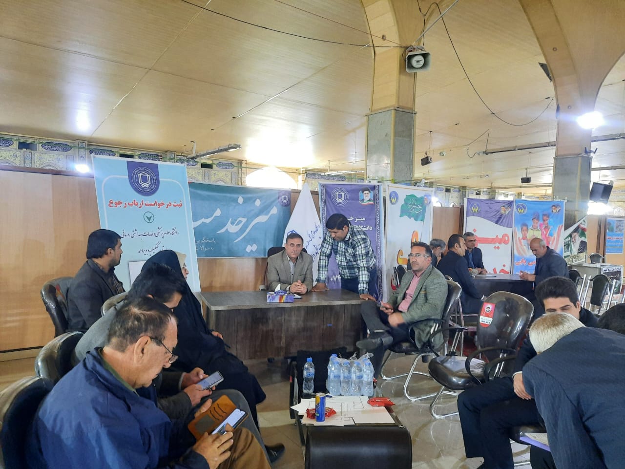 میز خدمت دانشگاه علوم پزشکی یاسوج در مصلی نماز جمعه برگزار شد