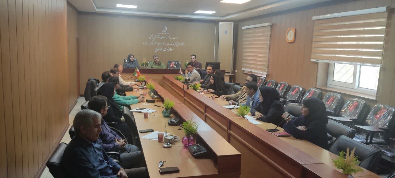 بررسی کیفی و کمی نیروی انسانی شاغل در بیمارستانهای دانشگاهی استان 