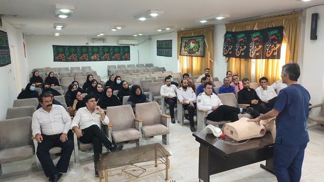 برگزاری کنفرانس آموزشی احیاء پایه بزرگسالان و اطفال در بیمارستان دهدشت+تصاویر