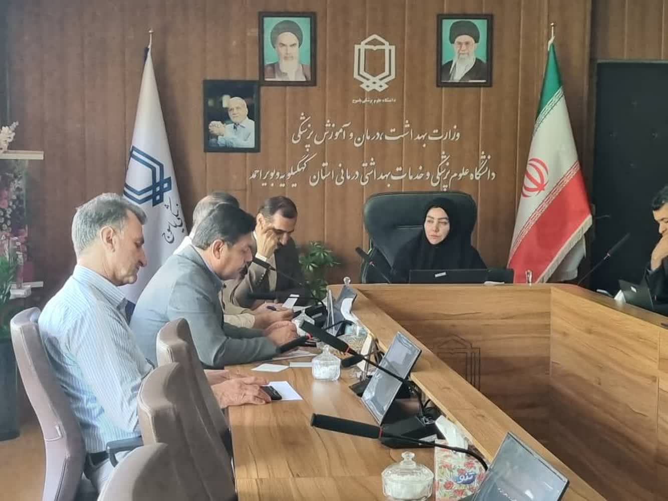 نشست مدیر کل ستاد اجرای فرمان امام (ره) با سرپرست دانشگاه علوم‌پزشکی یاسوج برگزار شد