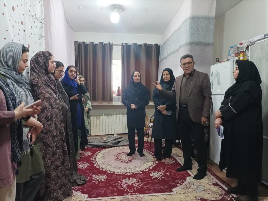  بازدید میدانی دکتر ابراهیمی از خوابگاه‌ دخترانه گلستان