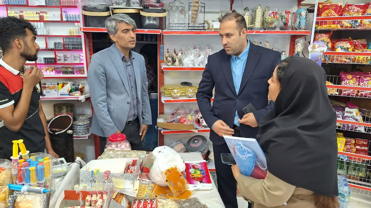 بازدید سرپرست شبکه بهداشت و درمان گچساران و معاون بهداشتی از منطقه گردشگری بی بی حکیمه / ارائه روزانه 100ویزیت و داروی رایگان به مراجعین توسط تیم پزشکی مستقر در منطقه
