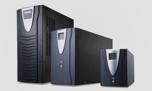 اهدای دو دستگاه UPS به بیمارستان امام خمینی(ره) دهدشت توسط خیّر نیک اندیش