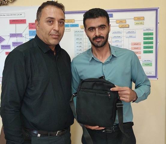 اوج امانت‌داری کارکنان حراست بیمارستان امام خمینی(ره) دهدشت و بازگرداندن کیف گمشده به صاحبش