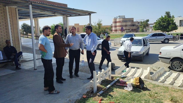 آغاز عملیات زیباسازی فضای سبز و محوطه بیمارستان امام خمینی (ره) دهدشت+تصاویر