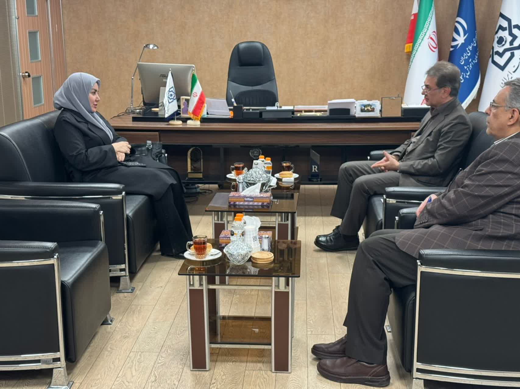 نشست هم اندیشی رئیس دانشگاه علوم پزشکی یاسوج با مدیرعامل بیمه سلامت کشور