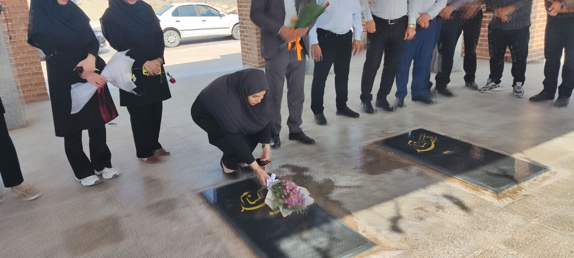 غبارروبی مزار شهدای گمنام شهرستان باشت با حضور سرپرست شبکه بهداشت و درمان 