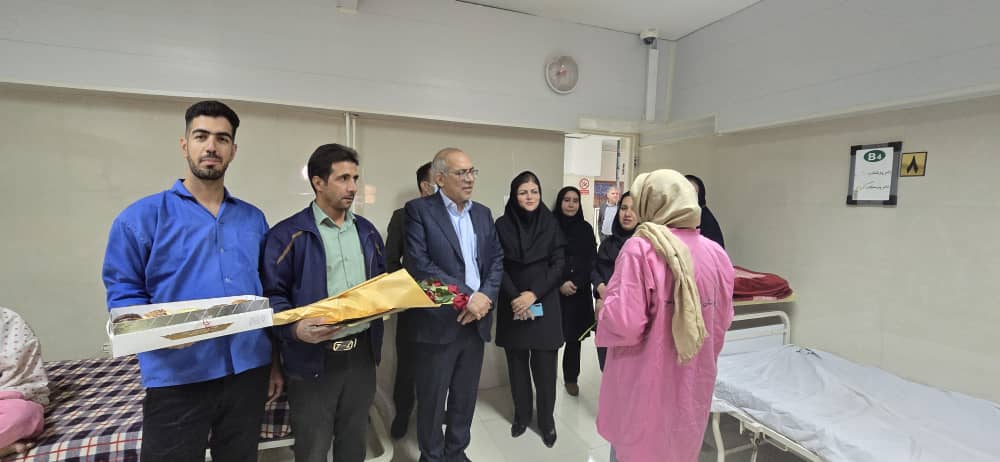 بازدید رییس‌ بیمارستان از بیماران اعصاب و روان به مناسبت هفته سلامت روان