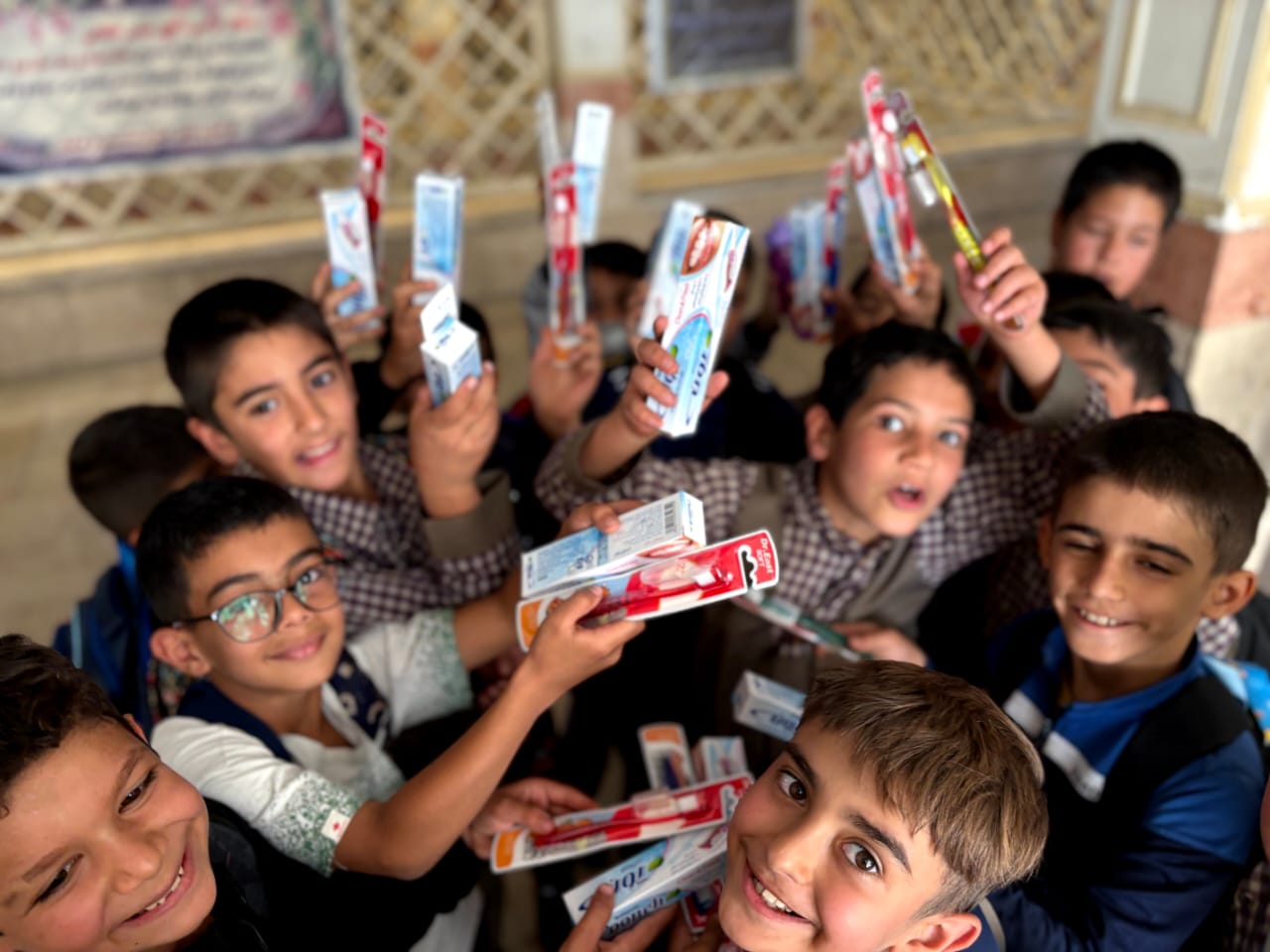 طرح پویش سلامت دهان و دندان در مدارس شهرستان بویراحمد همچنان در حال اجراست.