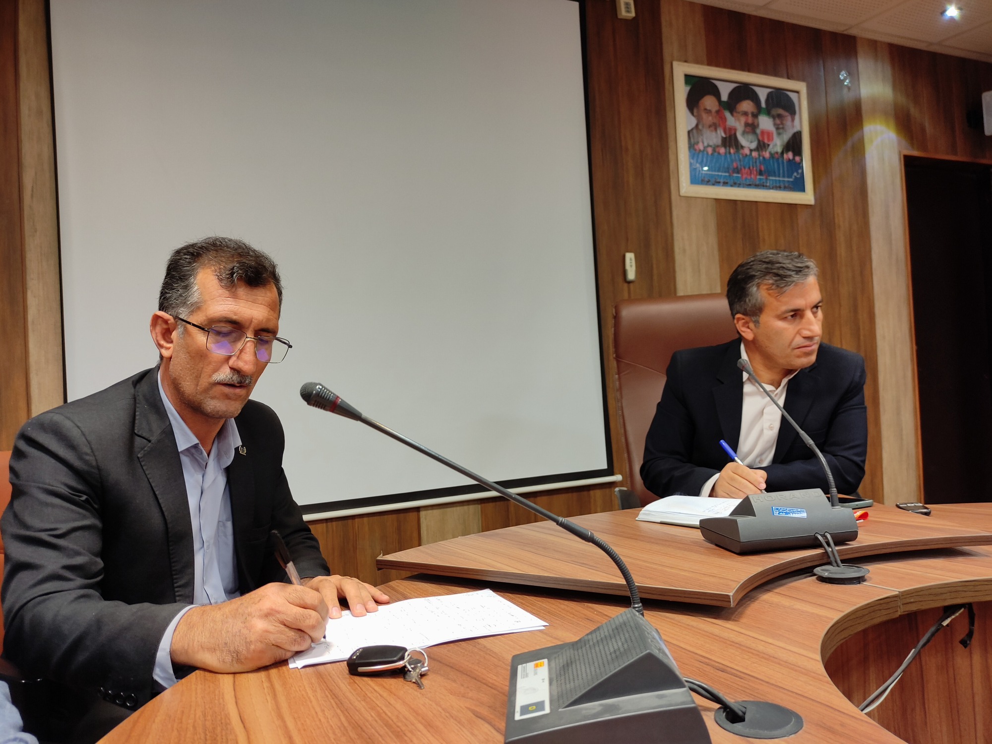 انجام پایش مدیریتی و برگزاری جلسه تحلیل و بررسی شاخص های بهداشتی مرکز خدمات جامع سلامت روستایی القچین سفلی