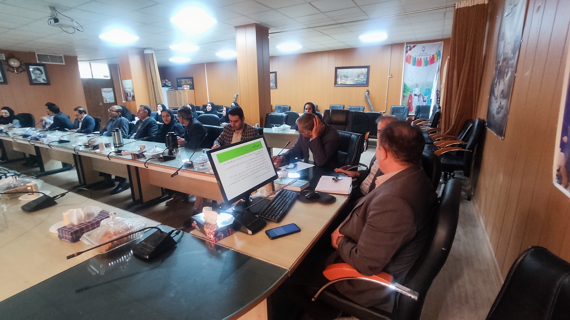 کارگاه آموزشی هپاتیت های ویروسی با حضور رییس مرکز بهداشت استان و کلیه پرسنل در یاسوج برگزار شد 