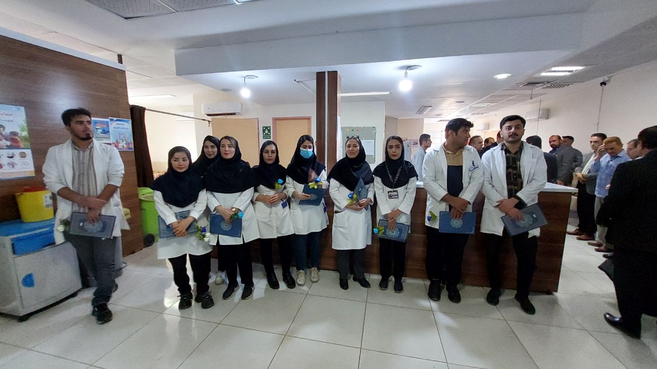 تجلیل از پرستاران شبکه بهداشت و درمان شهرستان لنده همراه با اجرای پویش کاشت درخت + تصاویر