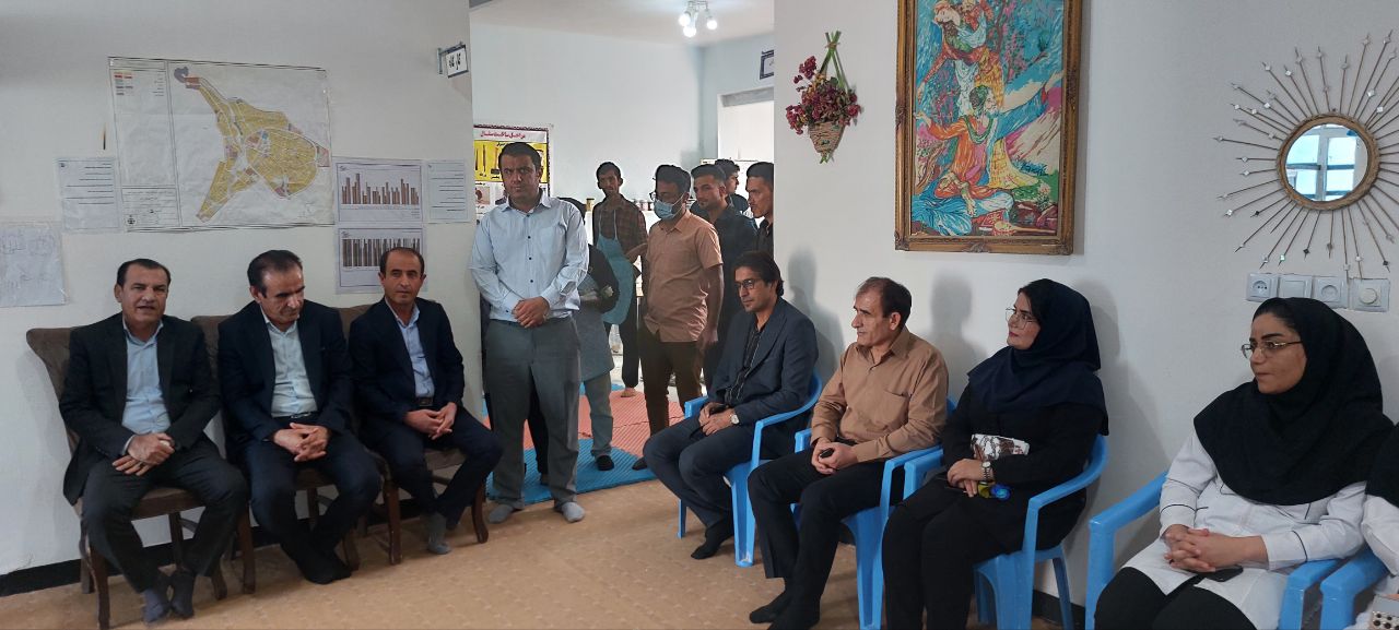 دیدار کارکنان شبکه بهداشت و درمان لنده از مرکز جامع توانبخشی معلولین بالای ۱۴ سال بچه های آسمان لنده + تصاویر 