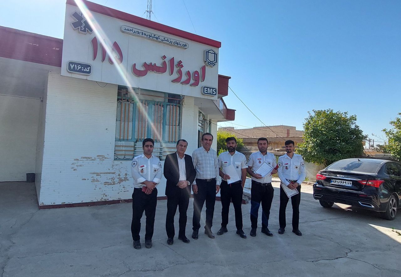 تقدیر از کارکنان اورژانس115 شهرستان لنده به مناسبت روز ملی اورژانس ۱۱۵ و هفته فوریت های پزشکی + تصاویر 