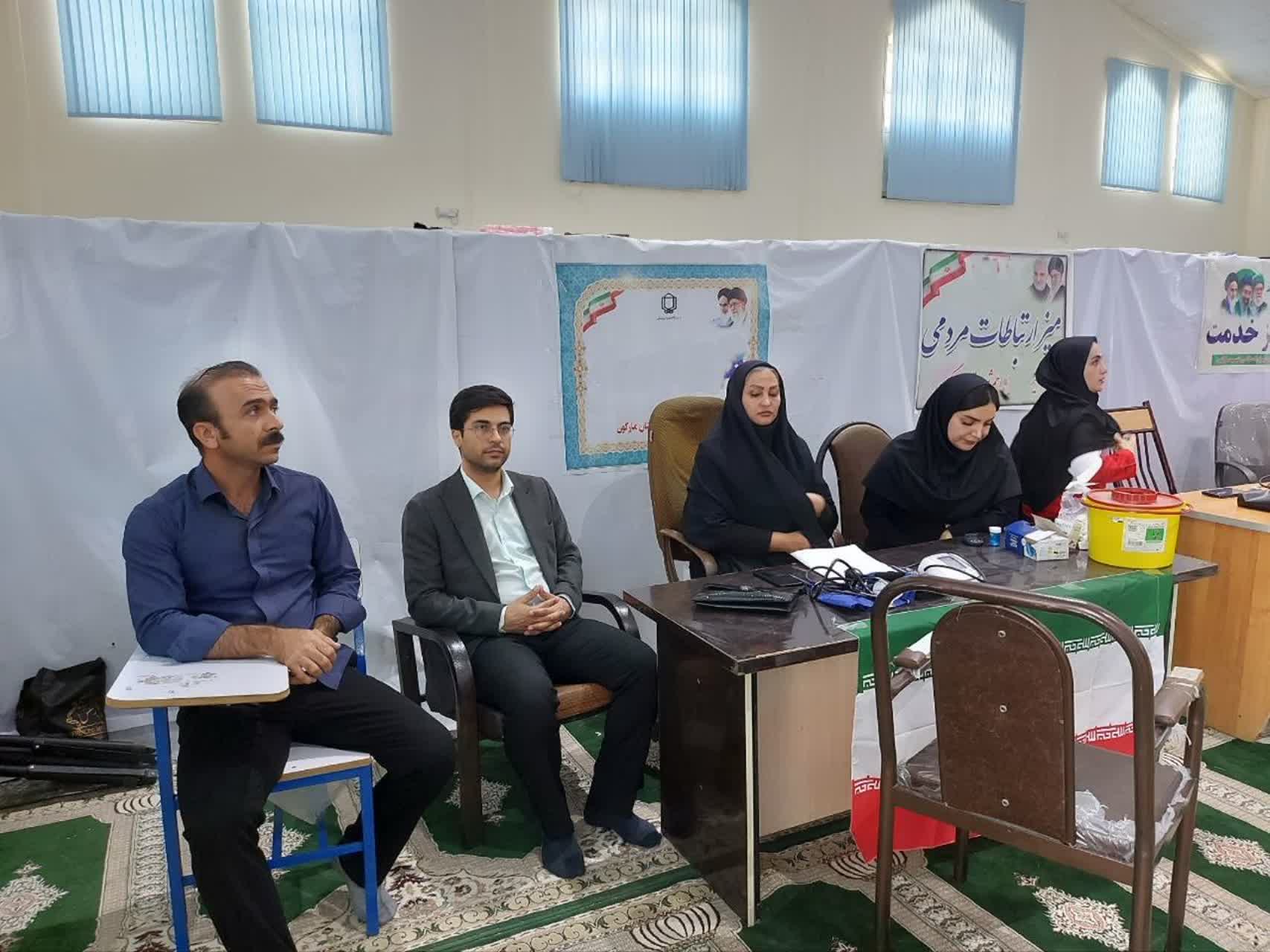 برپایی میز ارتباطات مردمی شبکه بهداشت مارگون در نماز جمعه با محوریت غربالگری سلامت