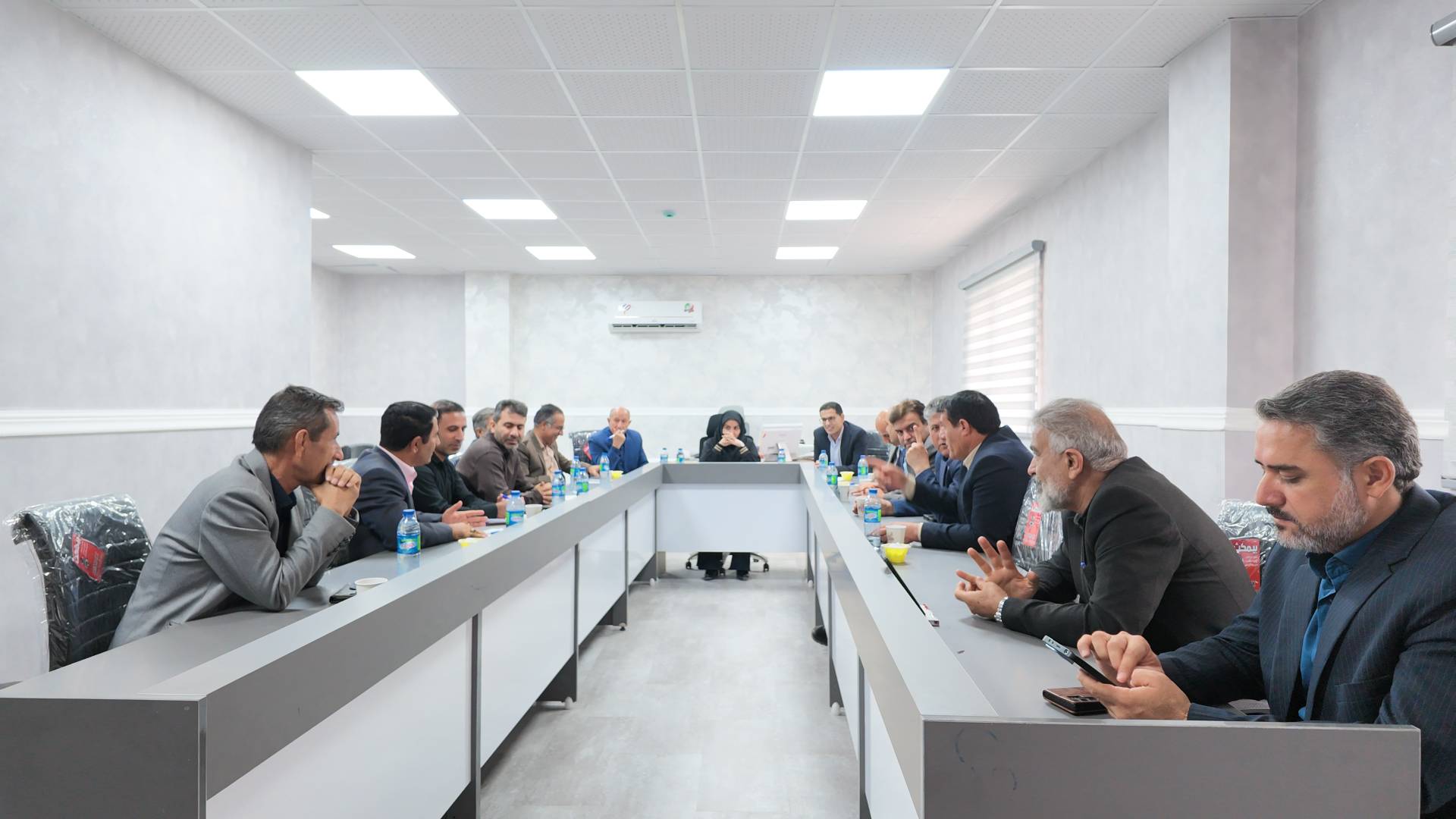 مطالبات حوزه سلامت بخش چاروسا در نشست رئیس دانشگاه علوم پزشکی یاسوج بررسی شد