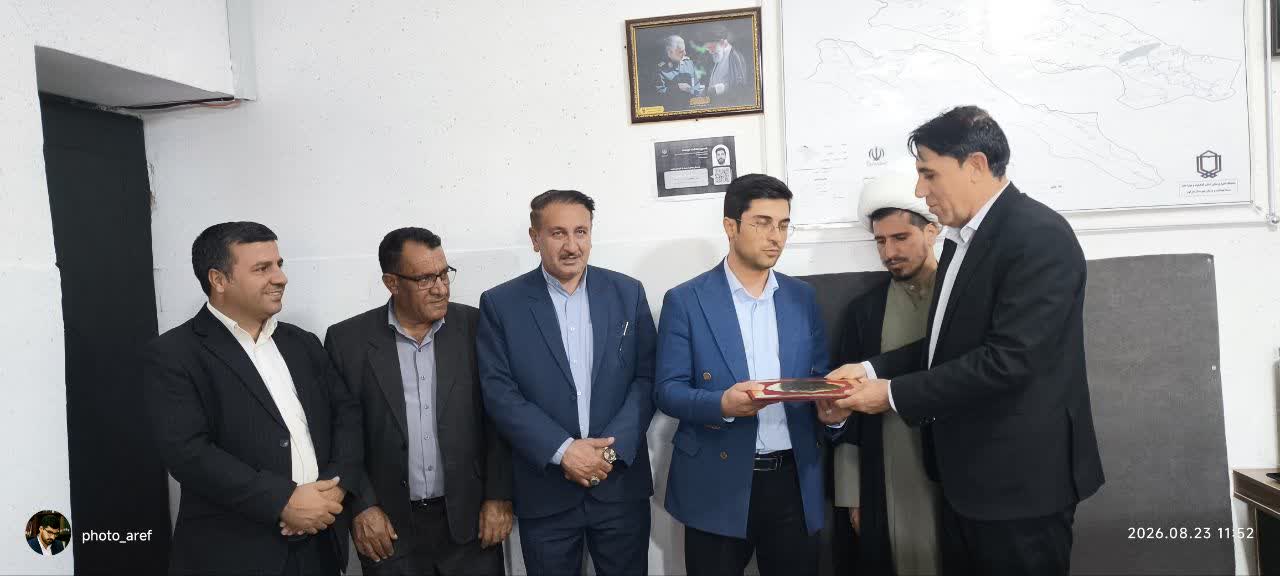 تبریک روز پزشک توسط فرماندار شهرستان مارگون و اعضای شورای اداری در ستاد شبکه بهداشت و درمان
