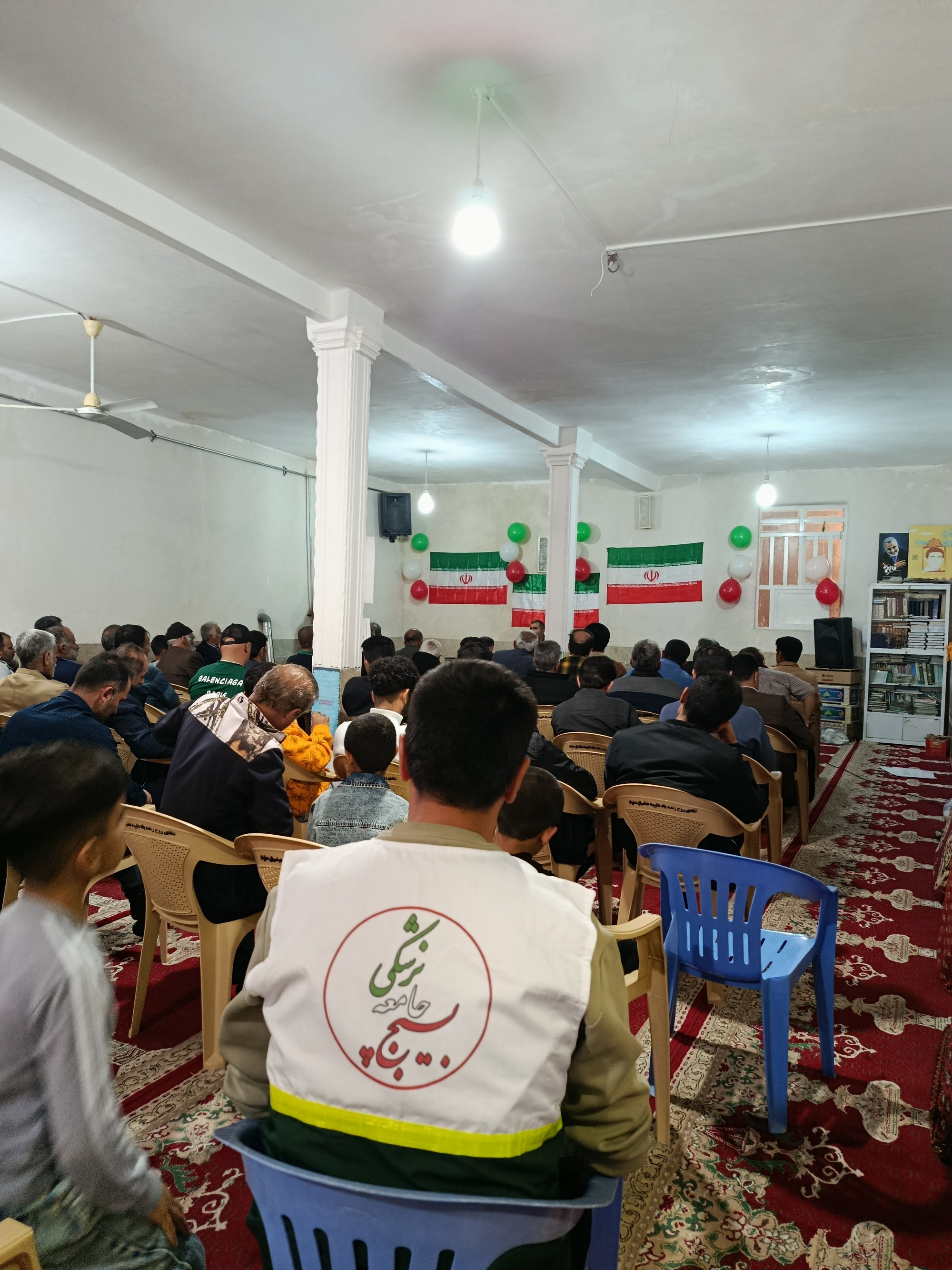 برگزاری جشن دهه مبارک فجر در روستای آبدهگاه با مشارکت شبکه بهداشت و بسیج جامعه پزشکی