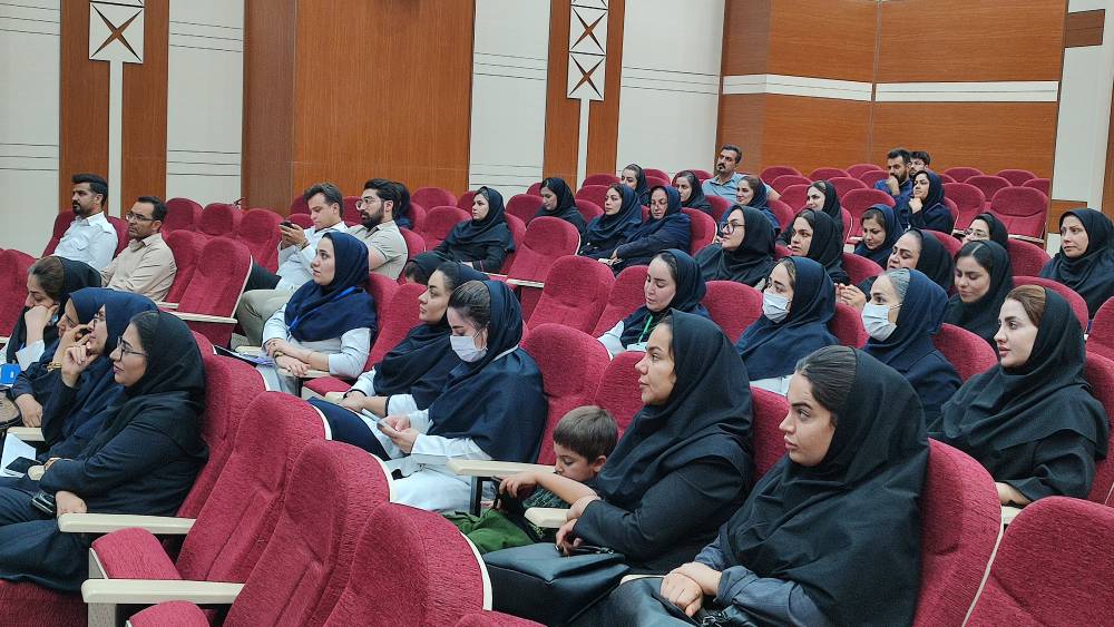 کارگاه آموزشی «مهارتهای ارتباطی» ویژه کارکنان در بیمارستان شهید دکتر جلیل یاسوج برگزار شد