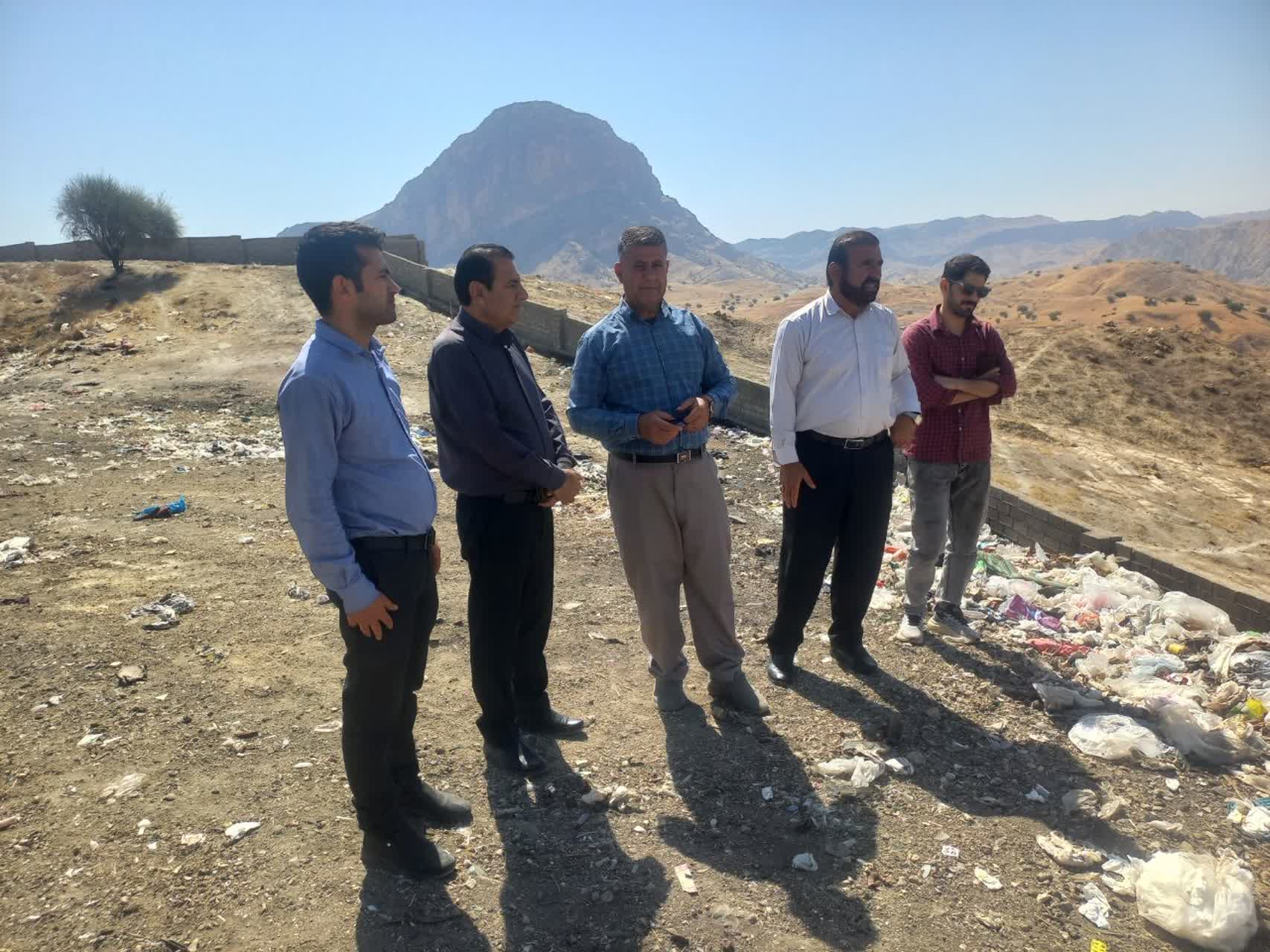 بازدید میدانی مدیر شبکه و‌ادارت ذی ربط جهت جانمایی و تعیین جایگاه محل دفن انسانی زباله انسانی در لنده + تصاویر 