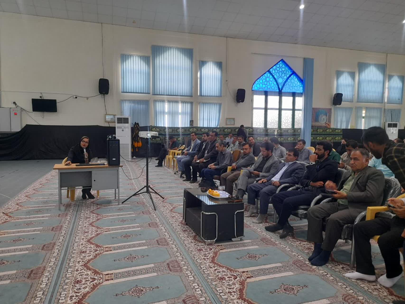 برگزاری کارگاه آموزشی بهداشت و ایمنی آب ویژه بهورزان و آبداران
