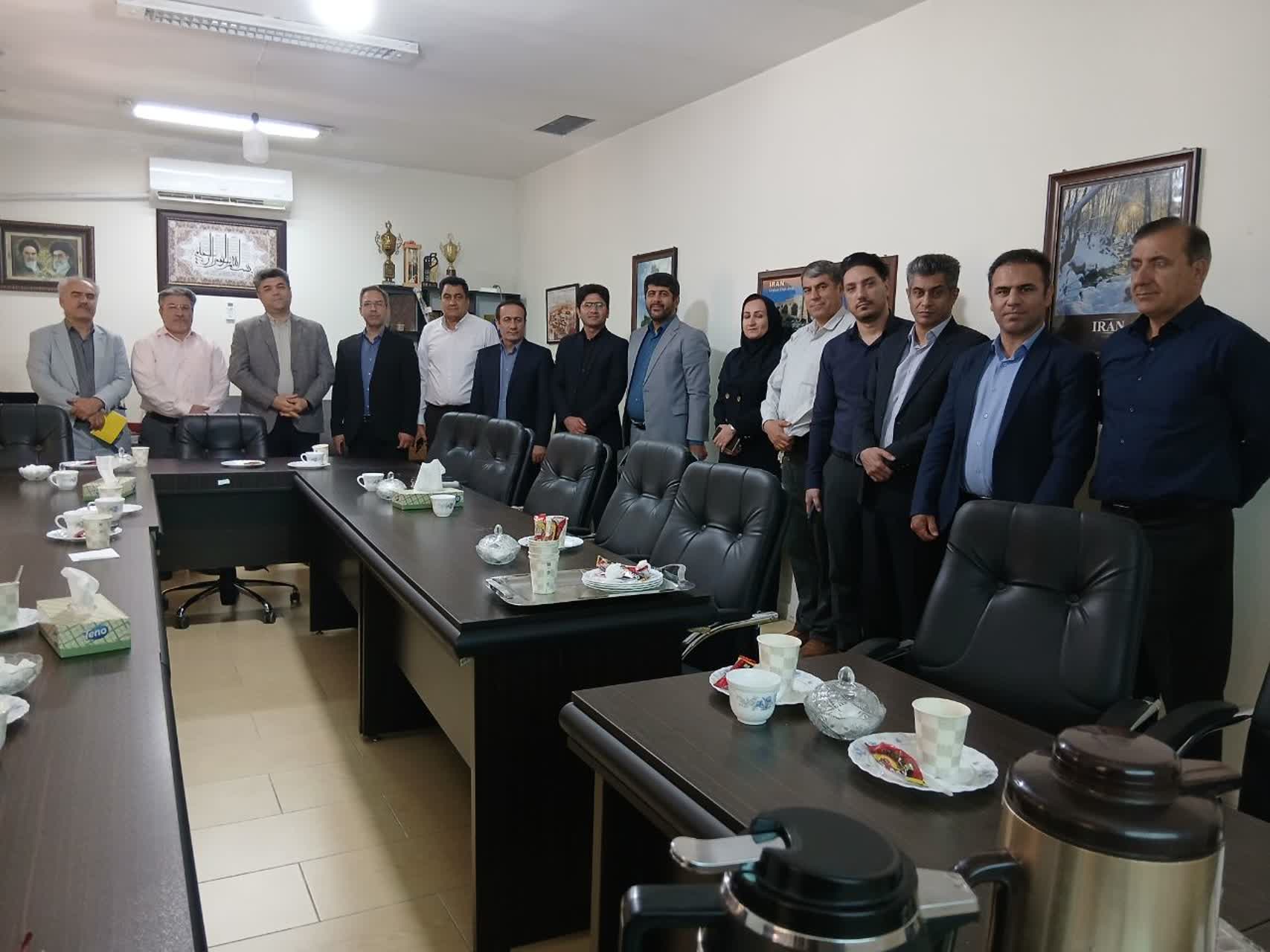 برگزاری جلسه هم اندیشی طرح های حمایتی بنیاد نخبگان از اعضای هیئت علمی در دانشکده بهداشت و علوم تغذیه