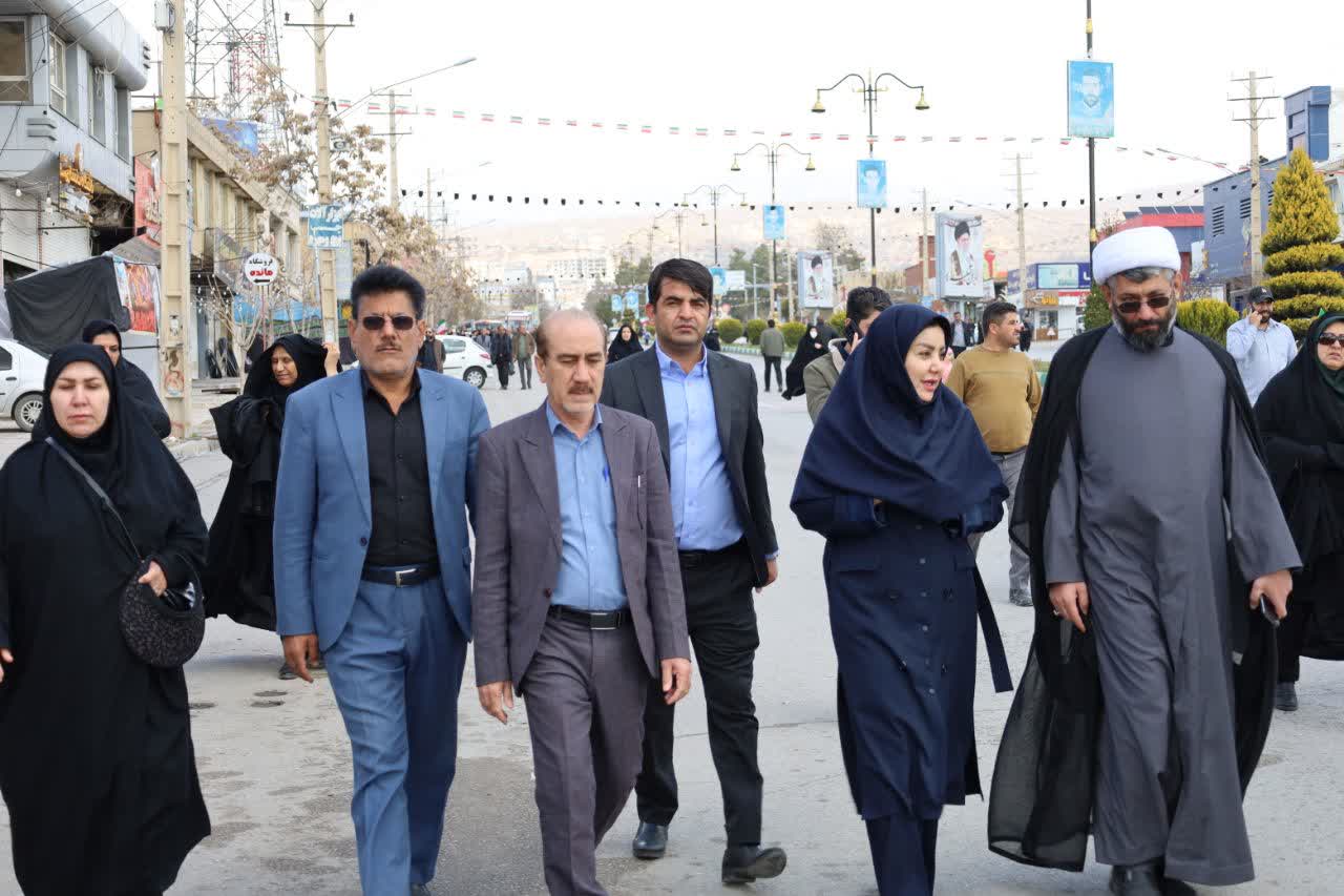 حضور دانشگاهیان علوم پزشکی یاسوج در تجمع بیعت با رهبر جدید انقلاب
