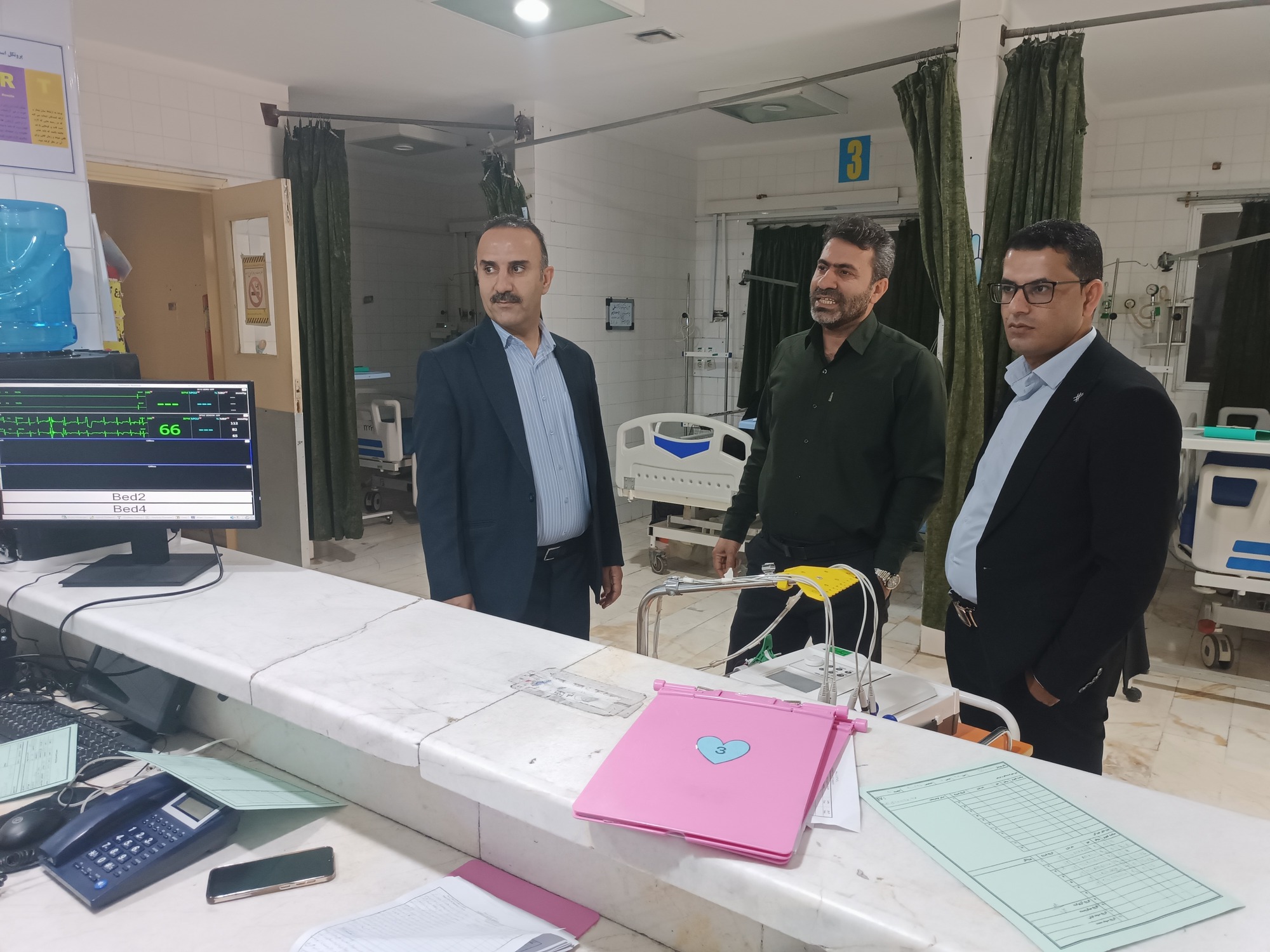 بازدید عیدانه رئیس حوزه ریاست دانشگاه علوم پزشکی یاسوج از بیمارستان امام خمینی (ره) دهدشت