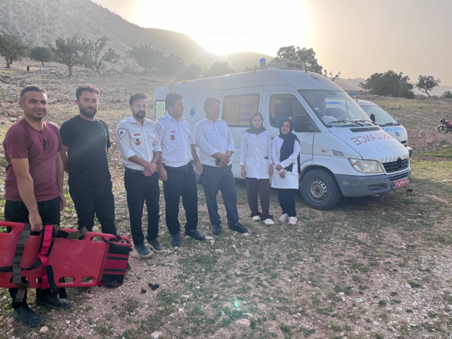 نجات جان بیمار مارگزیدگی در مناطق صعب العبور رودتلخ شهرستان بهمئی