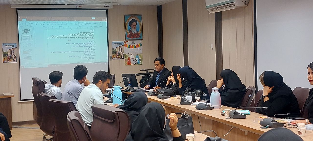 برگزاری کارگاه توجیهی آئین نامه مرخصی ها برای کارکنان شبکه بهداشت و درمان لنده +  تصاویر 