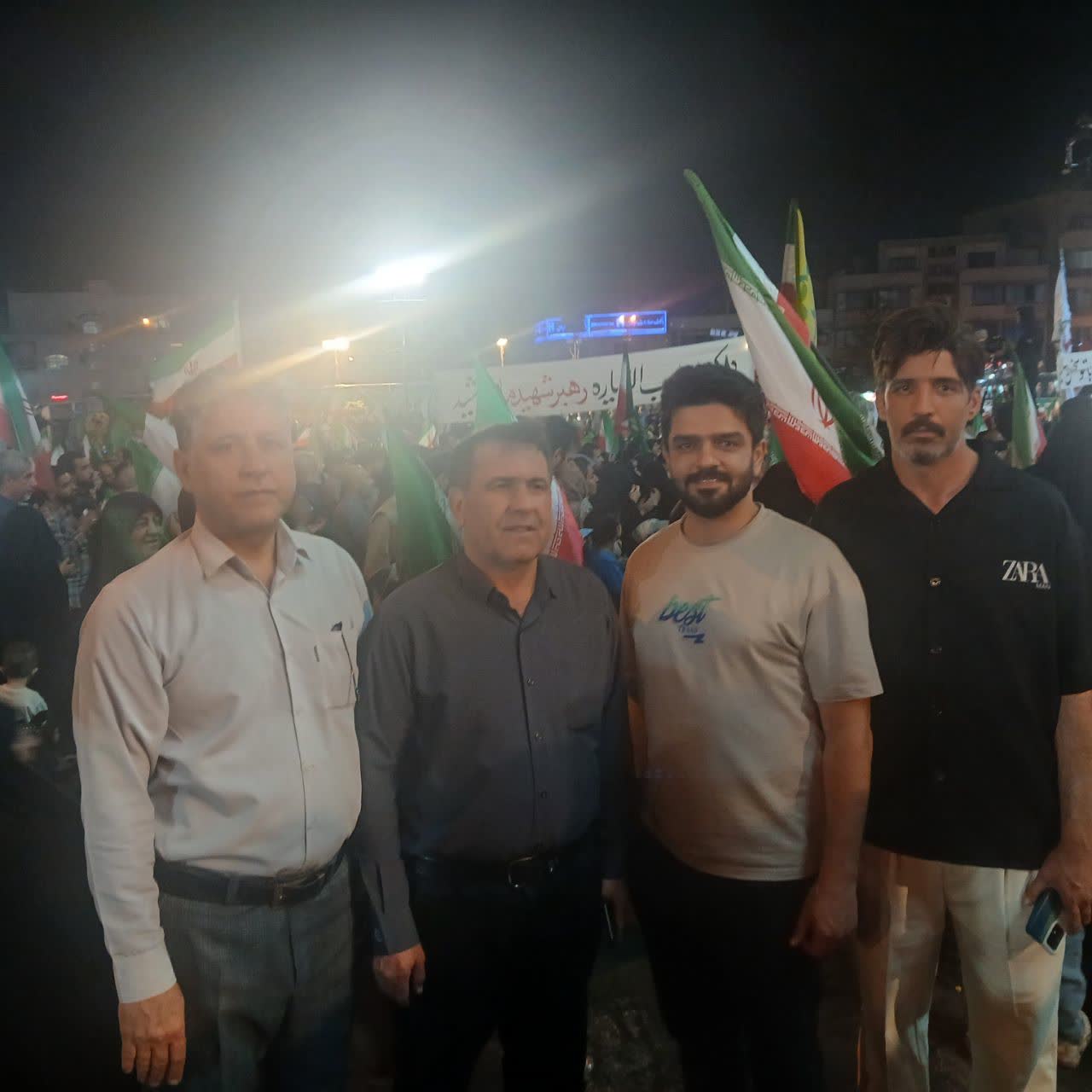 حضور معاون درمان دانشگاه علوم پزشکی یاسوج در تجمع مردمی میدان انقلاب تهران