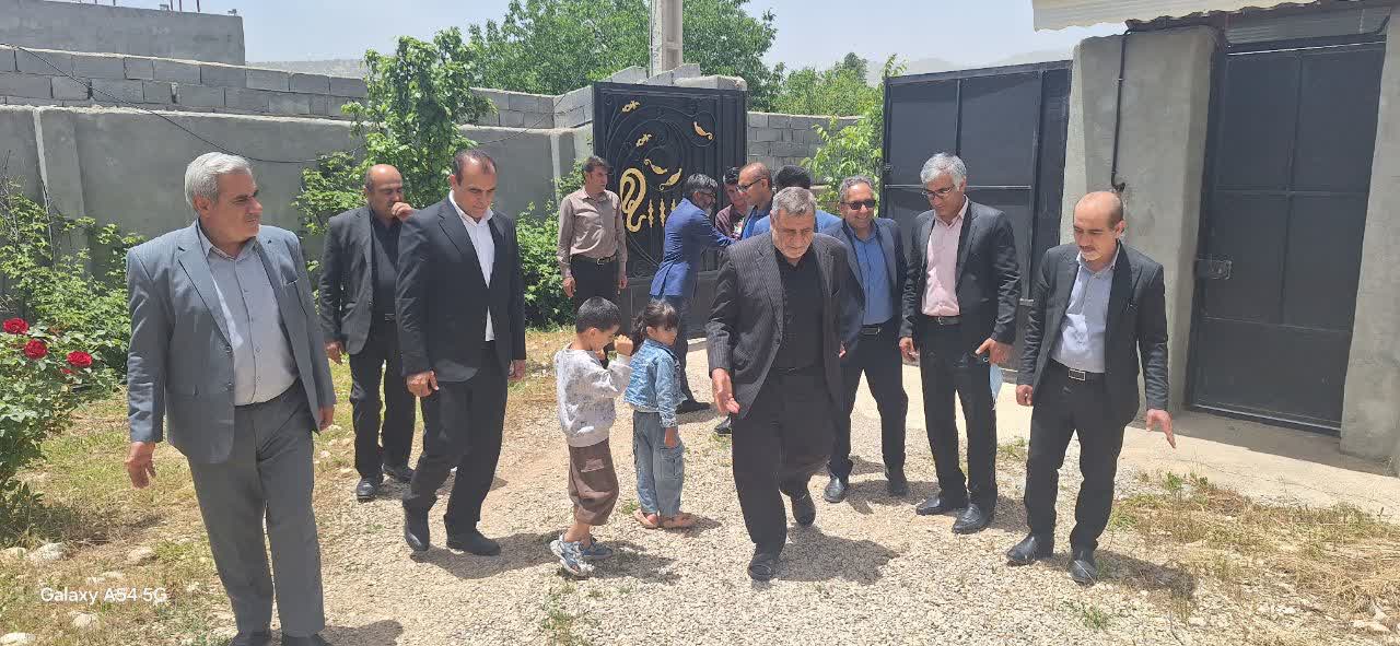 تجلیل از خانواده شهدا و ایثارگران و مهمترین توصیه های هم زرم سردار شهید سپهبد حاج قاسم سلیمانی به دستگاه های اجرایی